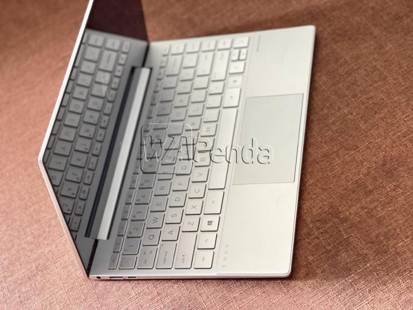 Laptop HP Envy 13, i5-10th gen 8GB 256GB 13 (1)